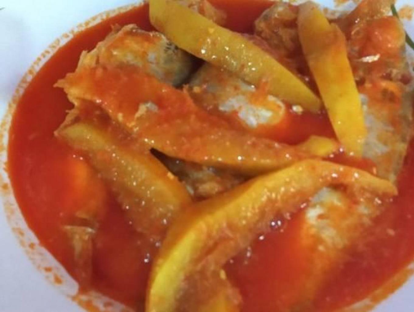 Wisata Kuliner Ikan Masak Kuning Campur Embacang