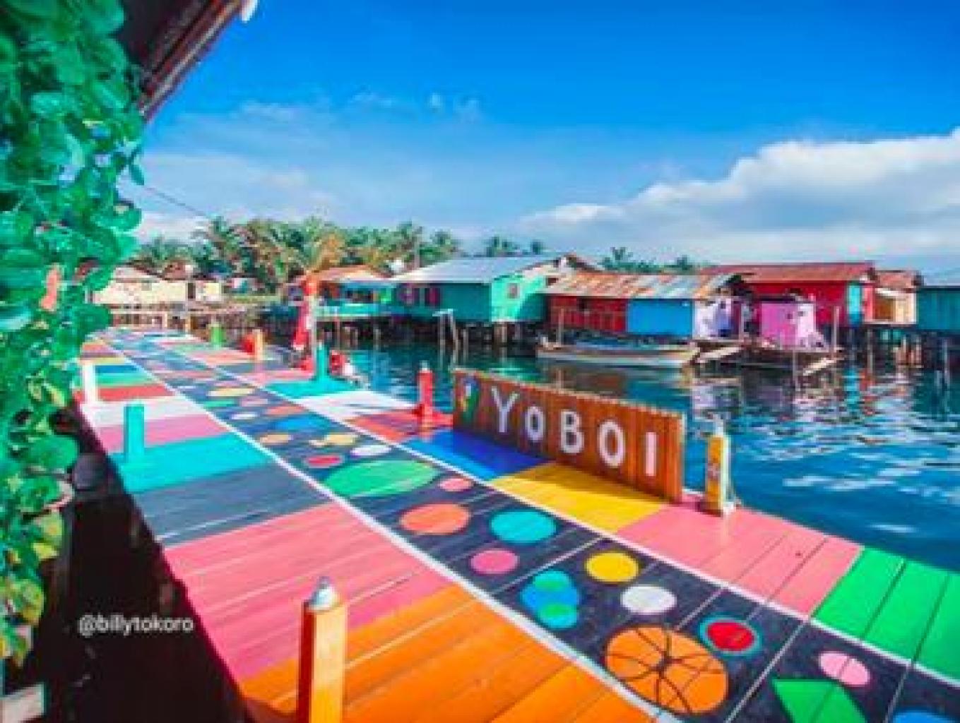 Dermaga Warna-warni Kampung Yoboi