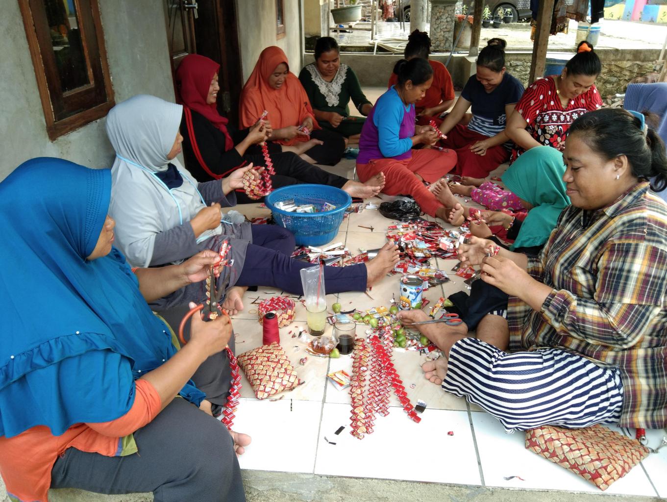 Kreasi Limbah Sampah Plastik (tas , Dompet Dll)