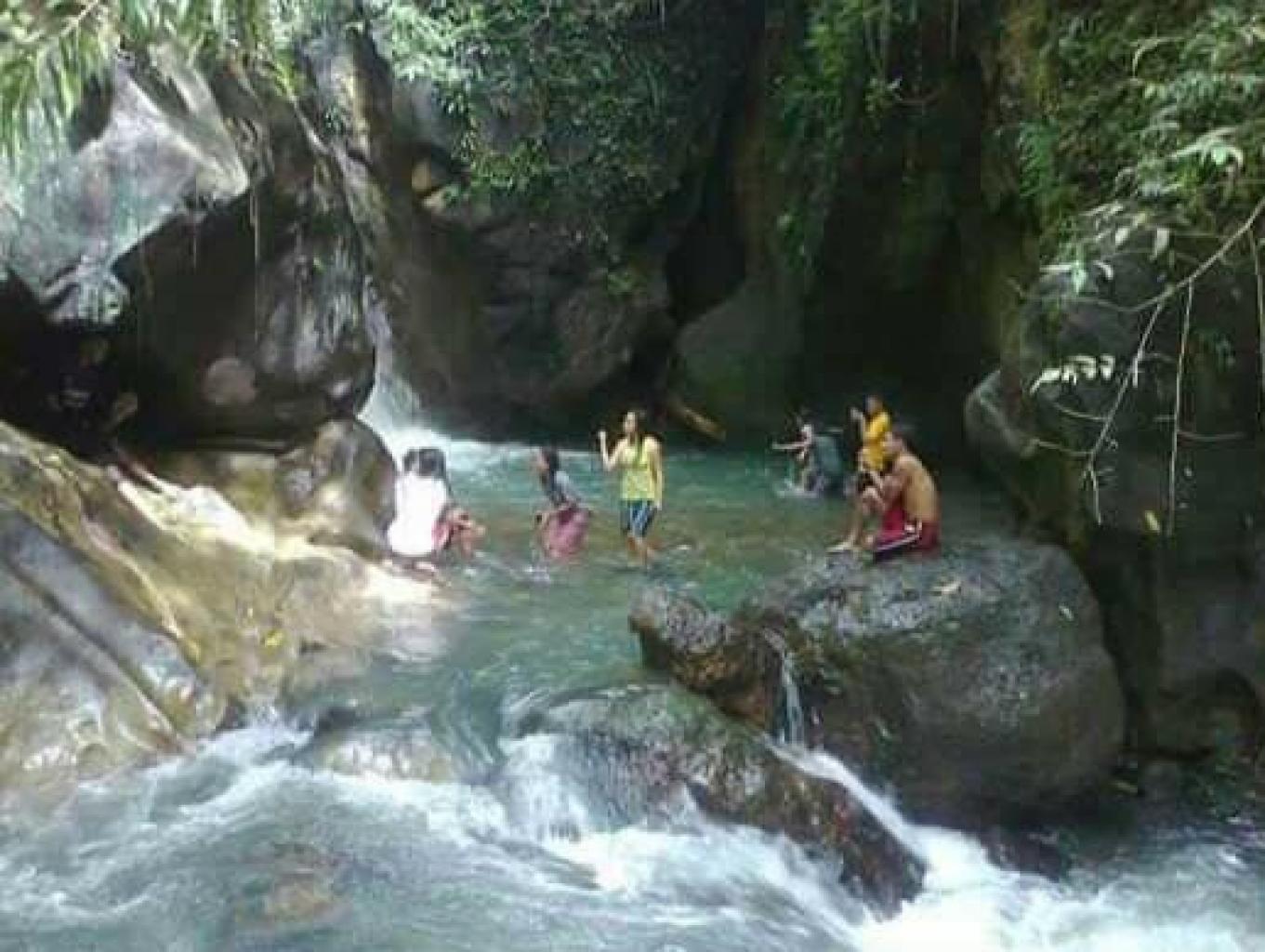 Air Terjun Manahu Ana