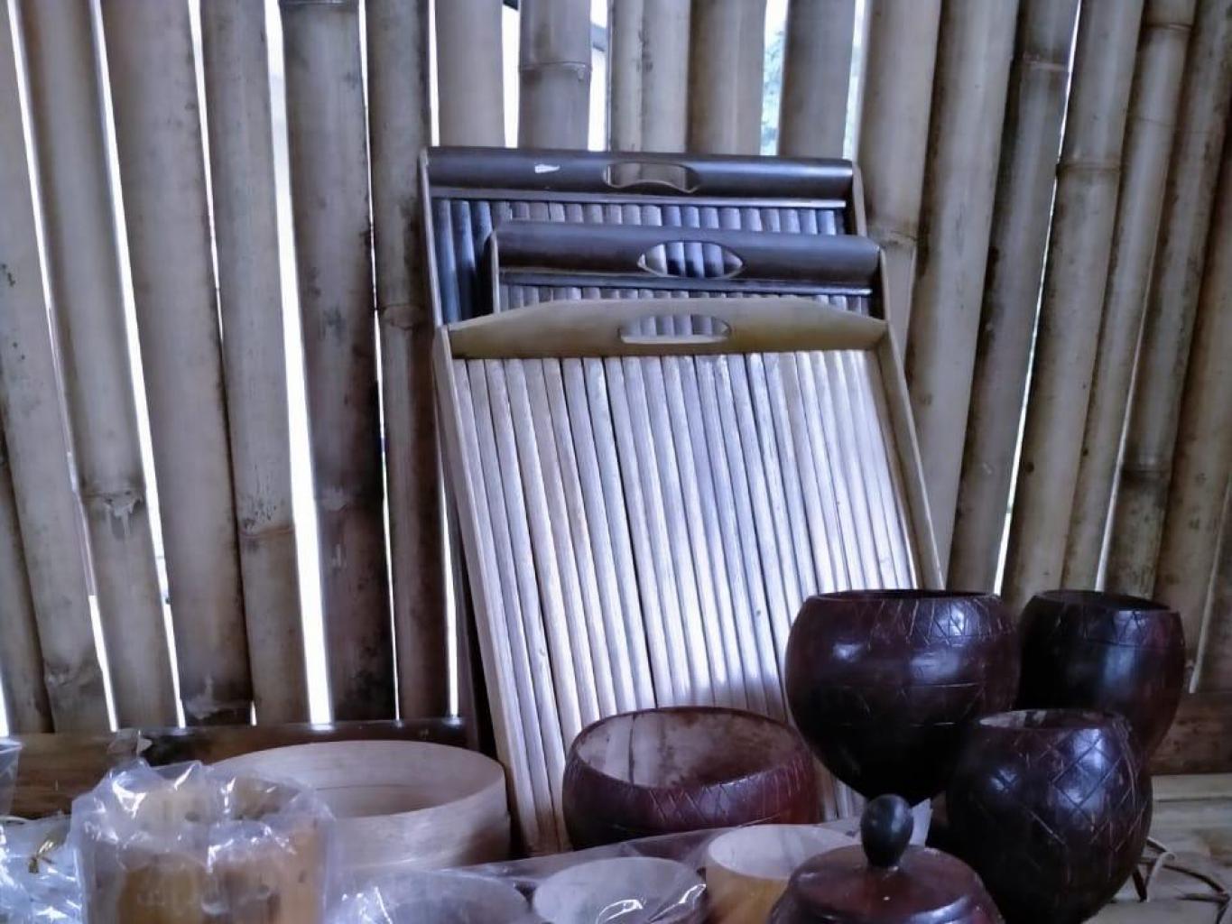 Kerajinan Tangan Hasil Umkm Penduduk Desa Harapan Jaya