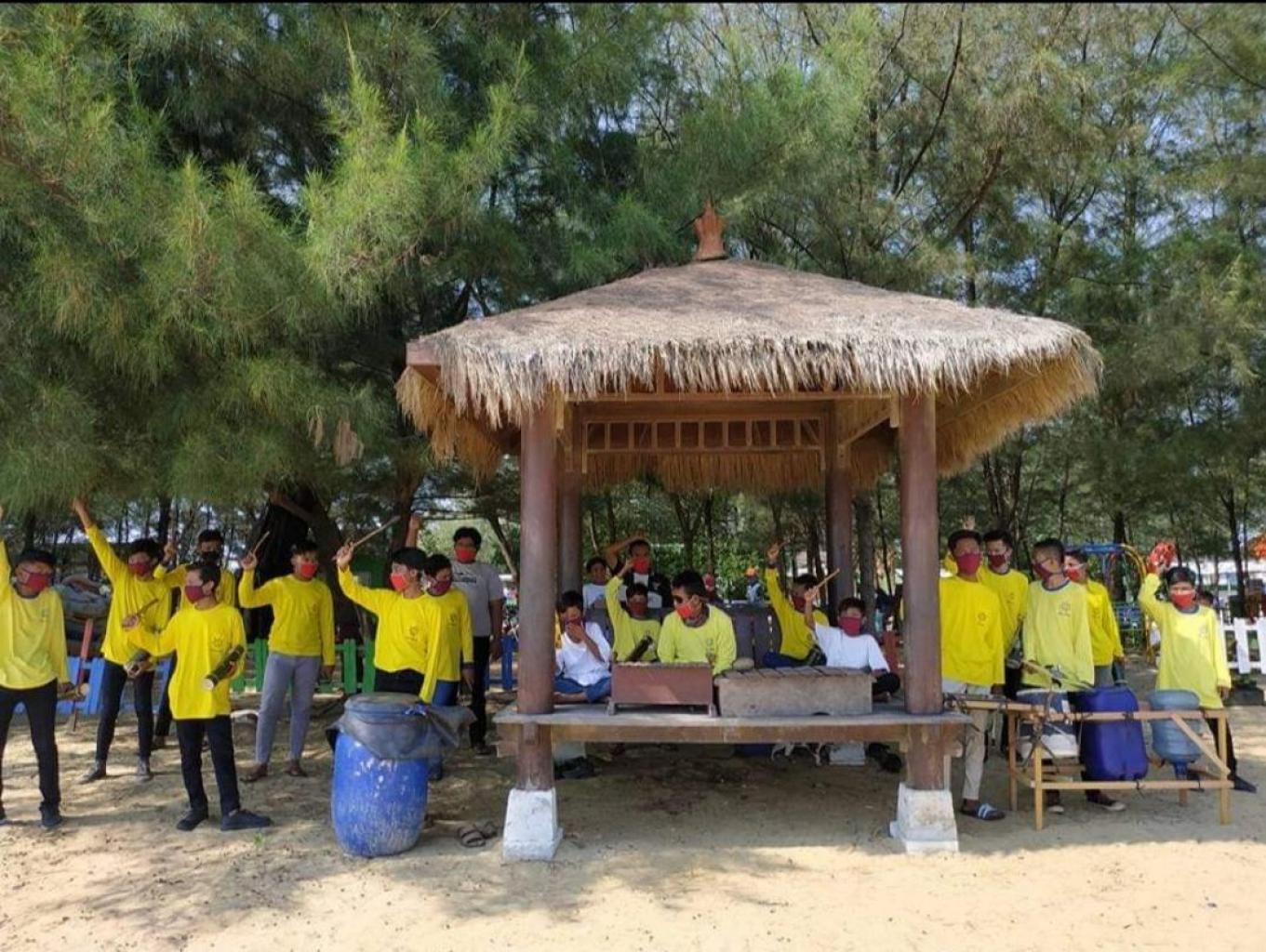 Tong Tong Lek, Barongan,