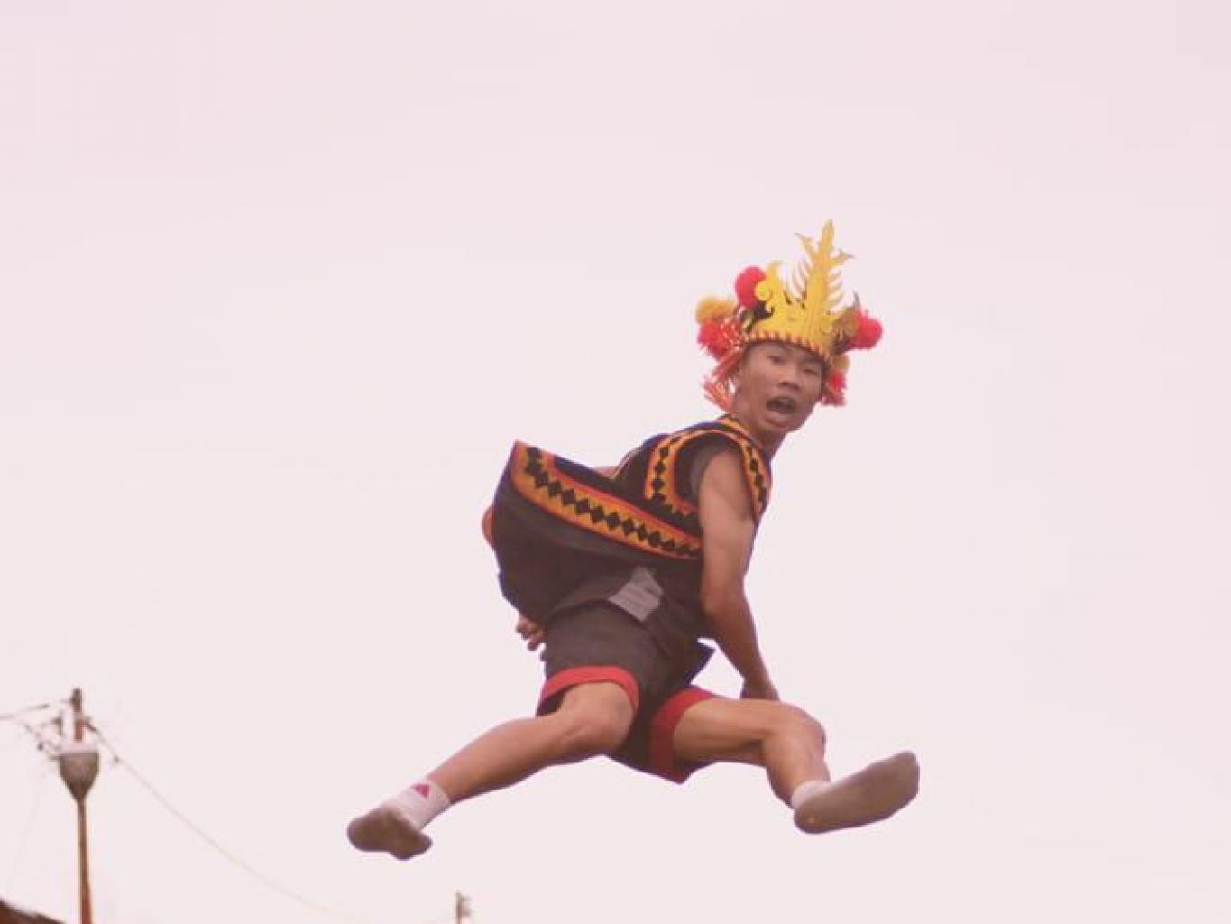 Fahombo Batu (lompat Batu)