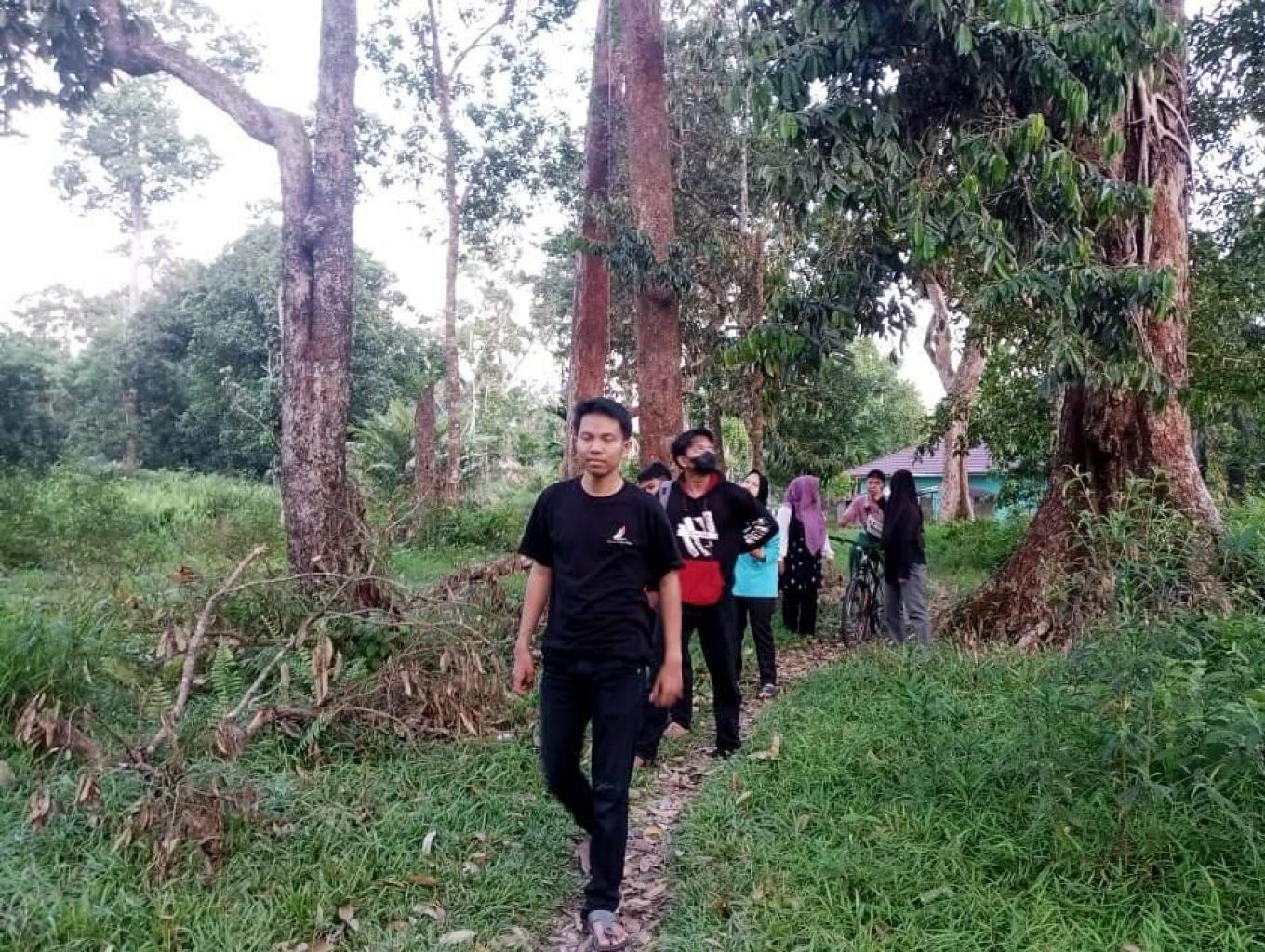 Jelajah Kebun Durian Kampung Agam