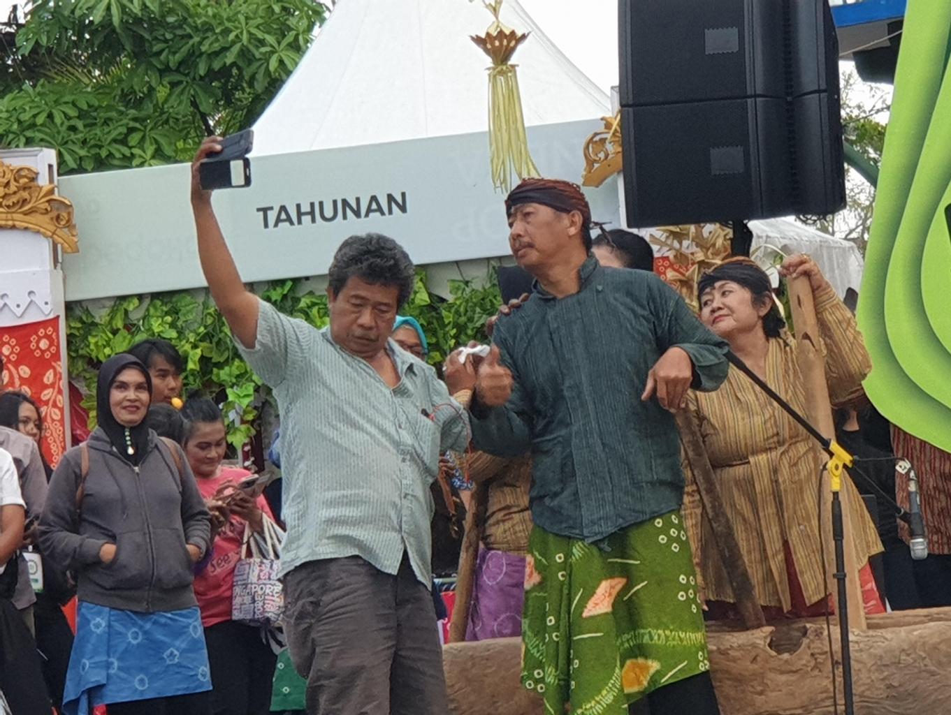 Kesenian Gejog Lesung