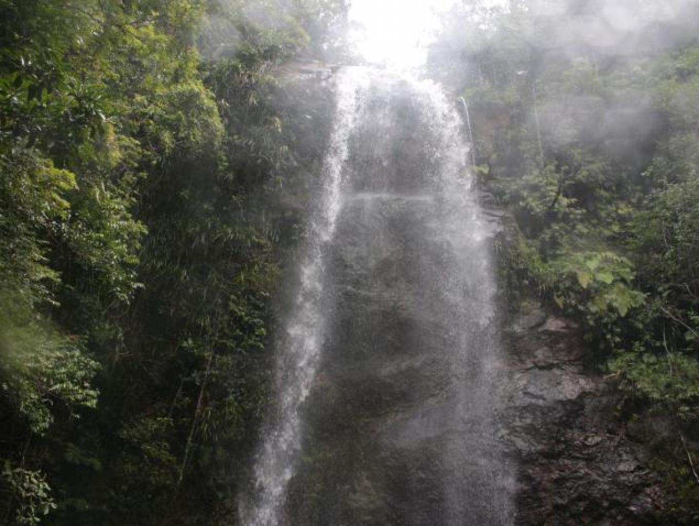 Tracking Air Terjun