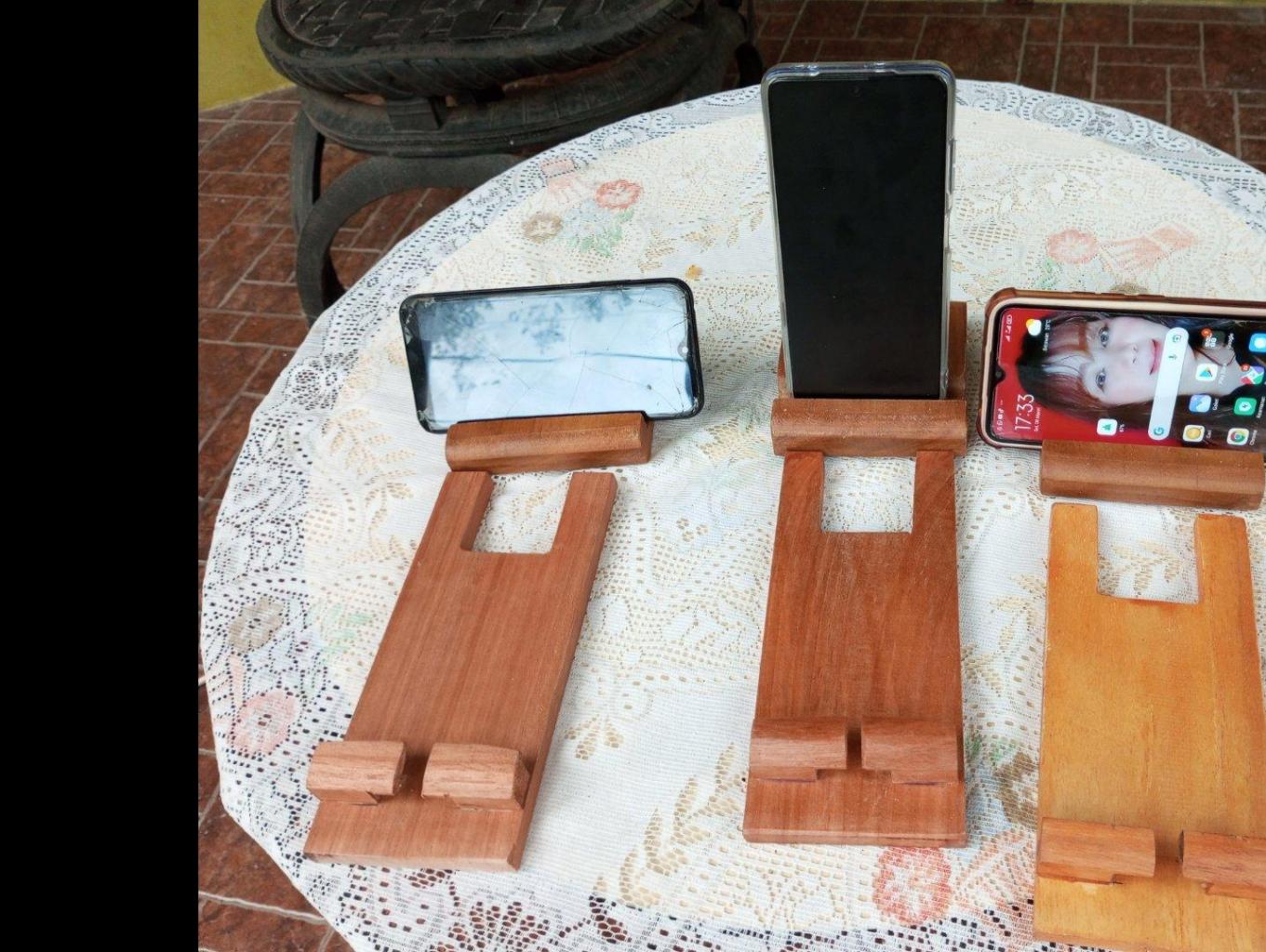 Standing Handphone