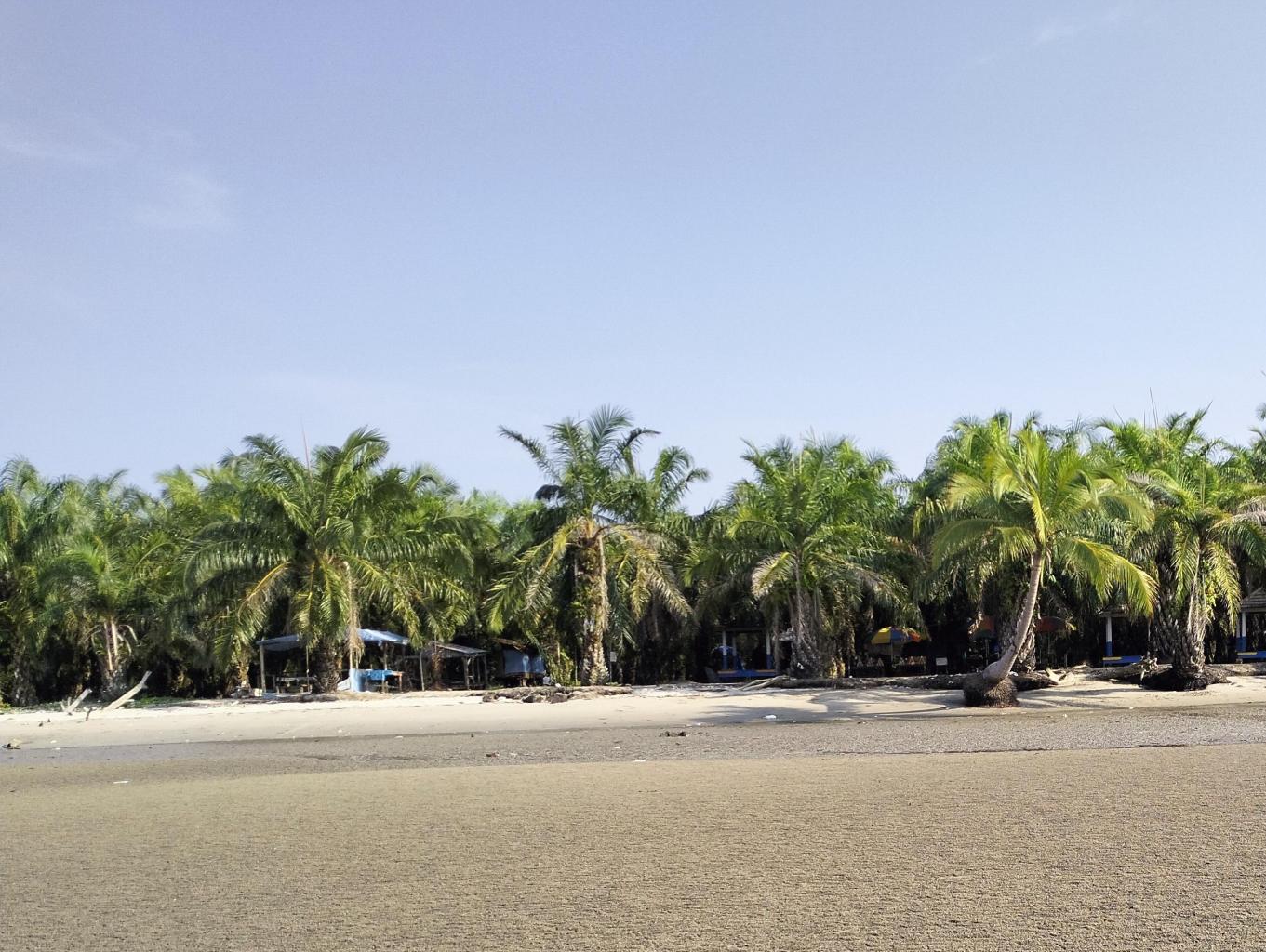 Pantai Balobalo