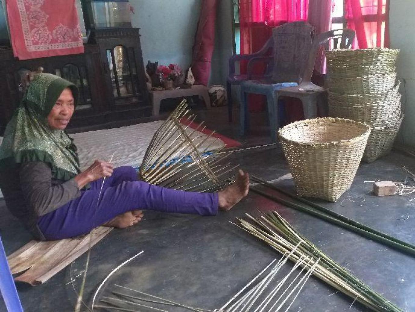 Kerajinan Keranjang