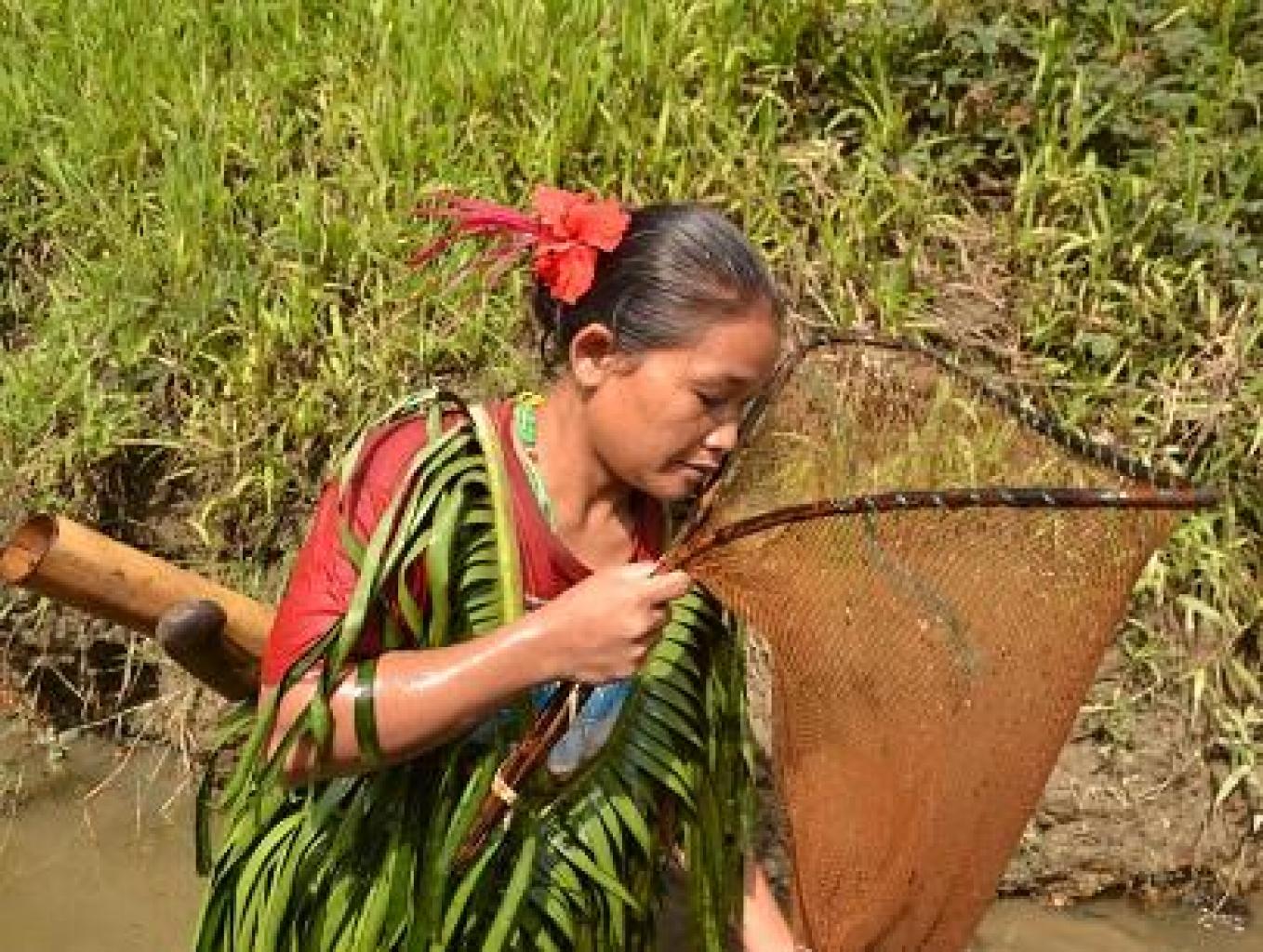 Paligagra / Menangkap Ikan Di Sungai