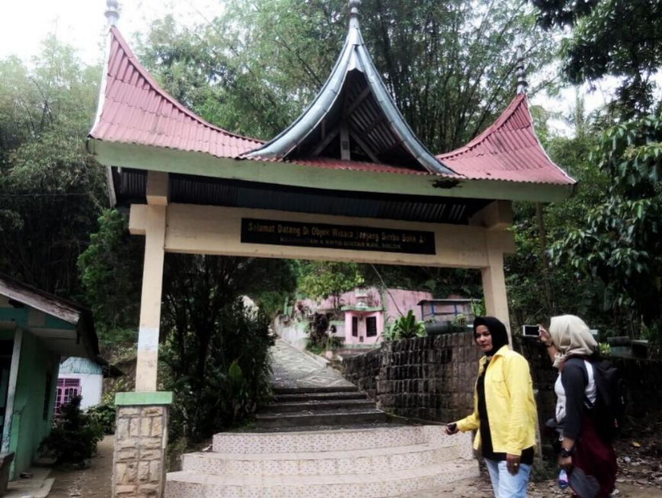 Wisata Janjang Saribu Gunung Merah Putih