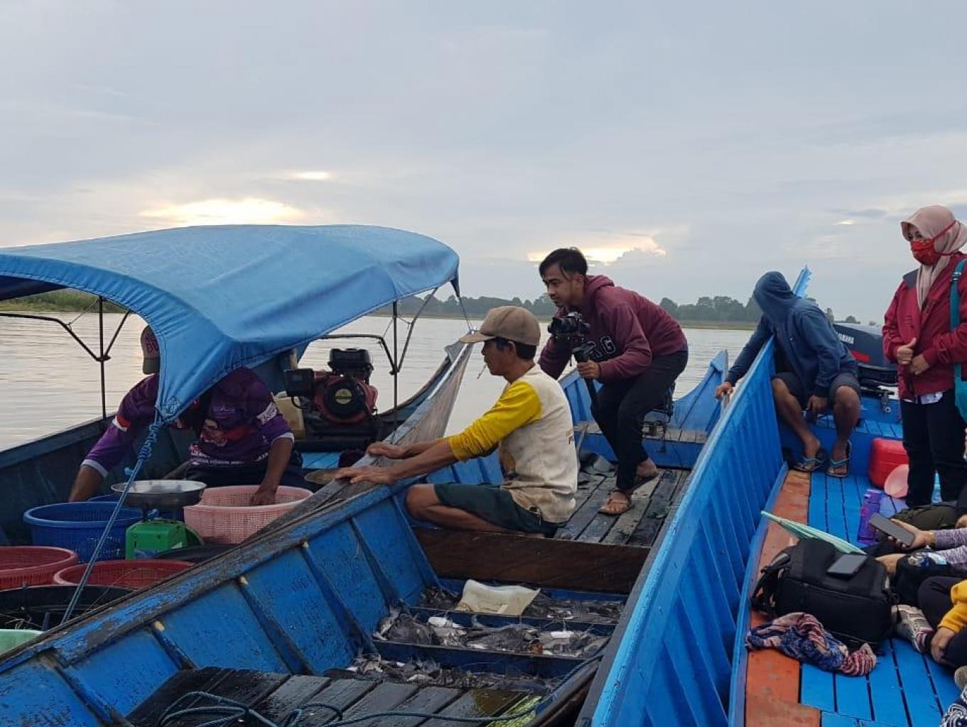 Melihat Kegiatan Nelayan Di Pagi Hari