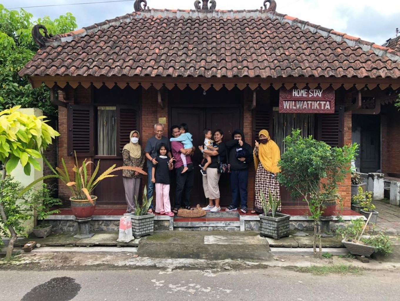 Bermimpi Satu Malam Di Rumah Kerajaan Majapahit