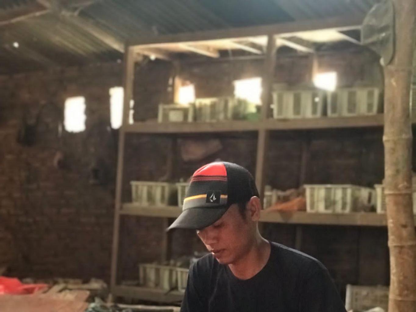 Pembuatan Souvernir Kriya Logam