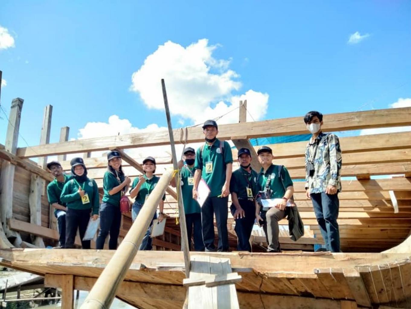 Pembuatan Kapal Kayu Tradisional