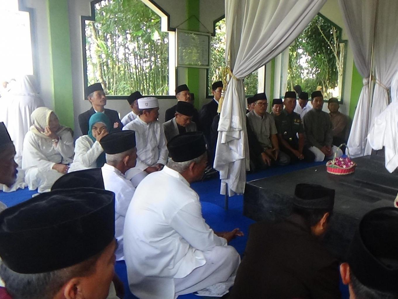 Paket Ziarah Makam