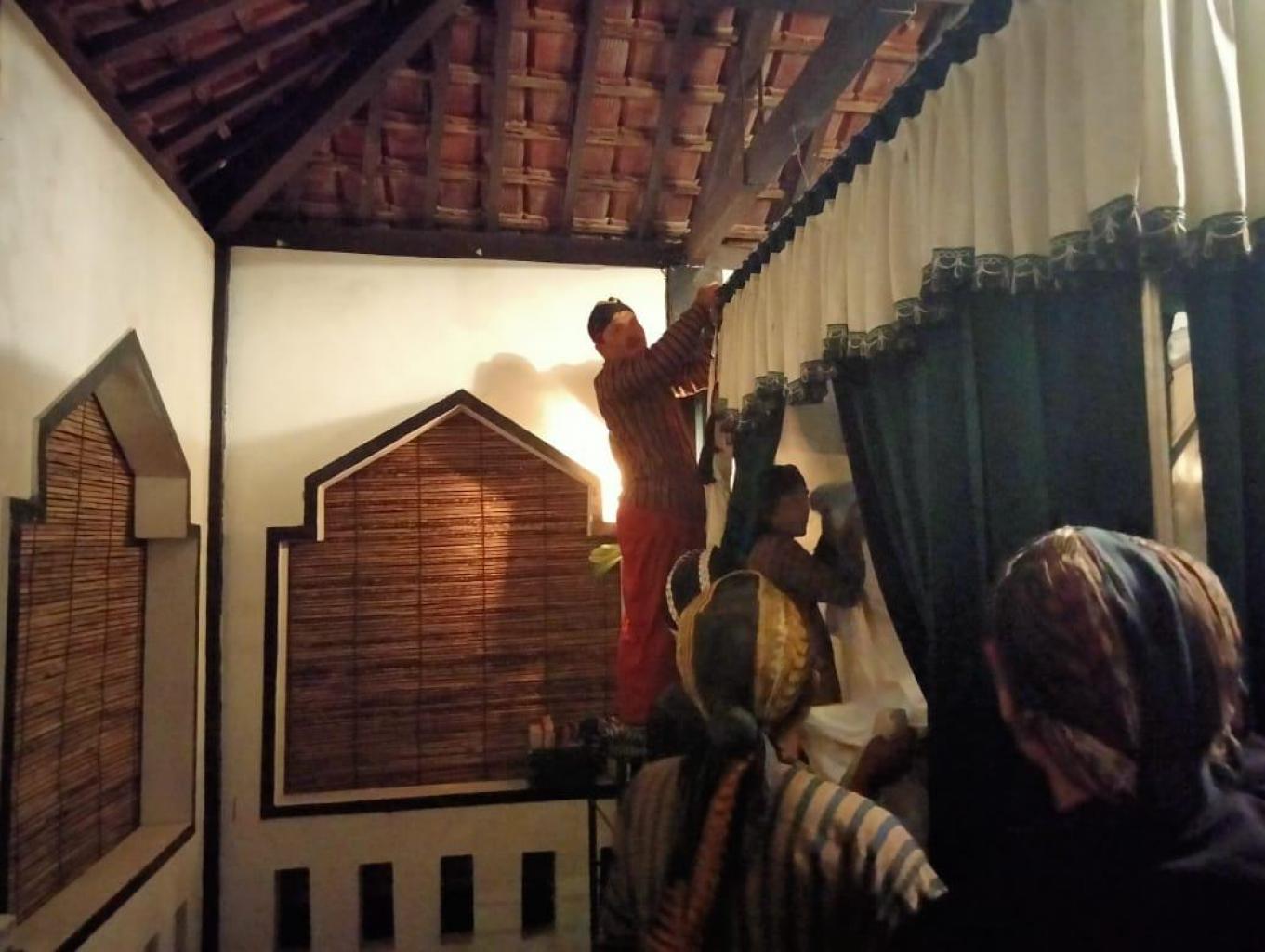 Paket Prosesi Pergantian Tirai