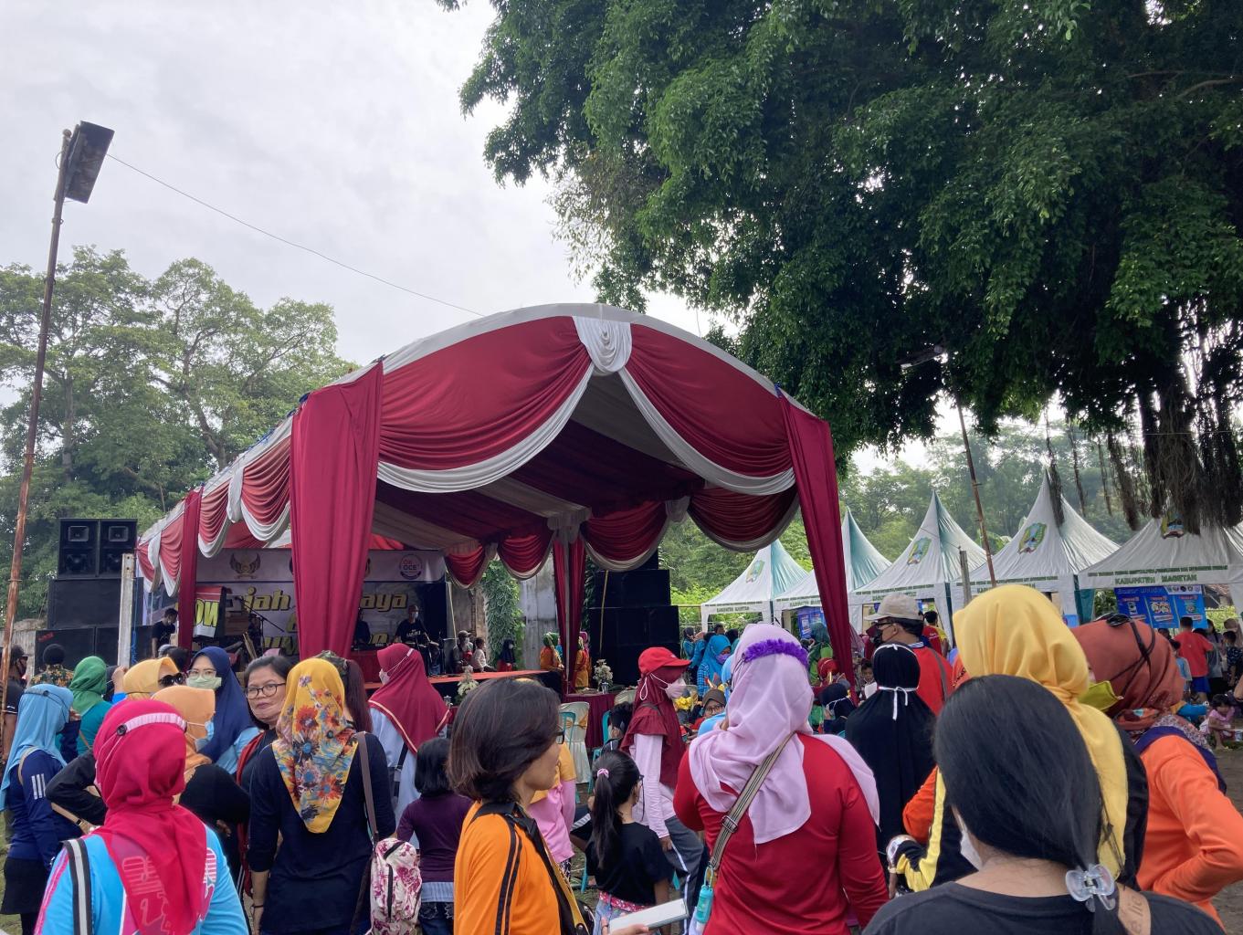 Kegiatan Senam Rutin Di Sendang Kamal Keraton