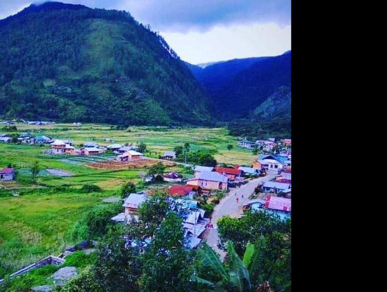 Gunug Suku Parade Perahu Hias