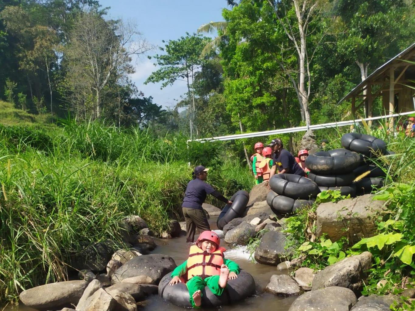 Grenjengan River Tubbing