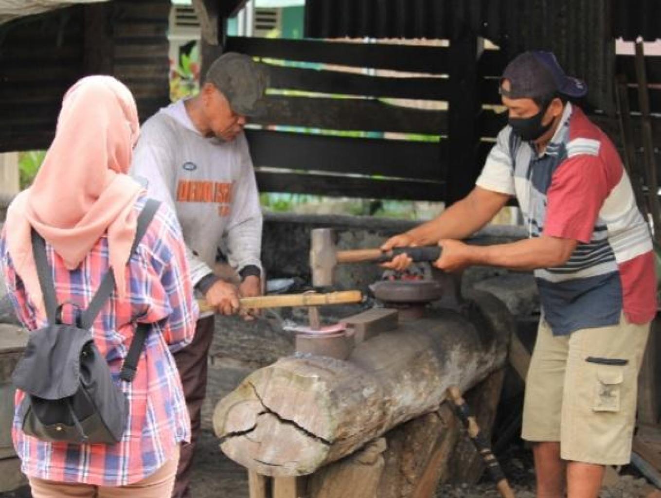 Kerajinan Pande Besi
