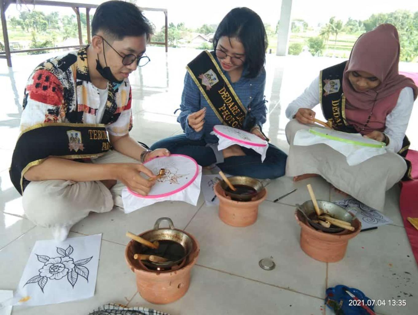 Pelatihan Membatik Tulis