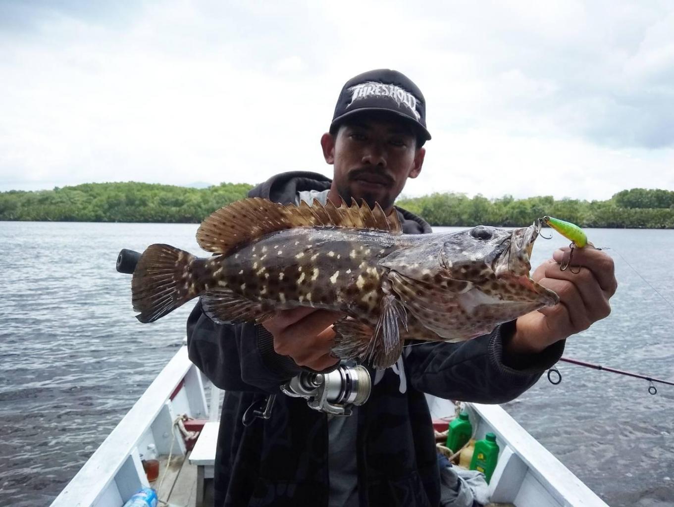 Paket Memancing Laut Di Desa Sebubus