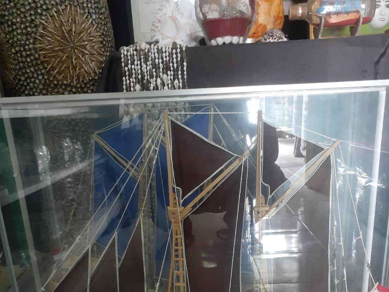 Miniatur Kapal Phinisi