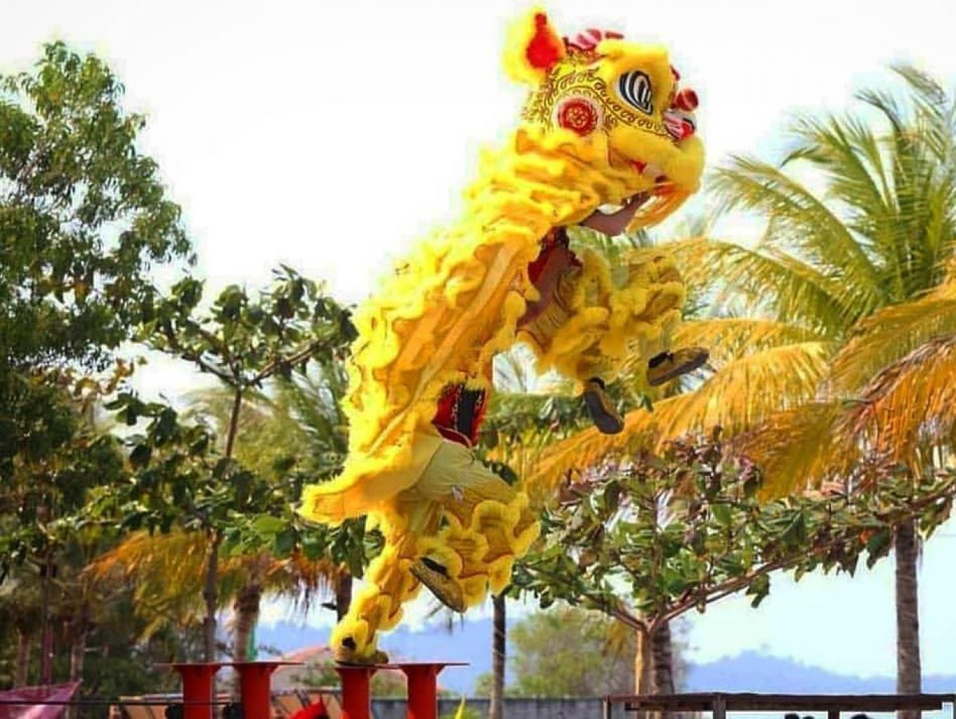 Atraksi Barongsai
