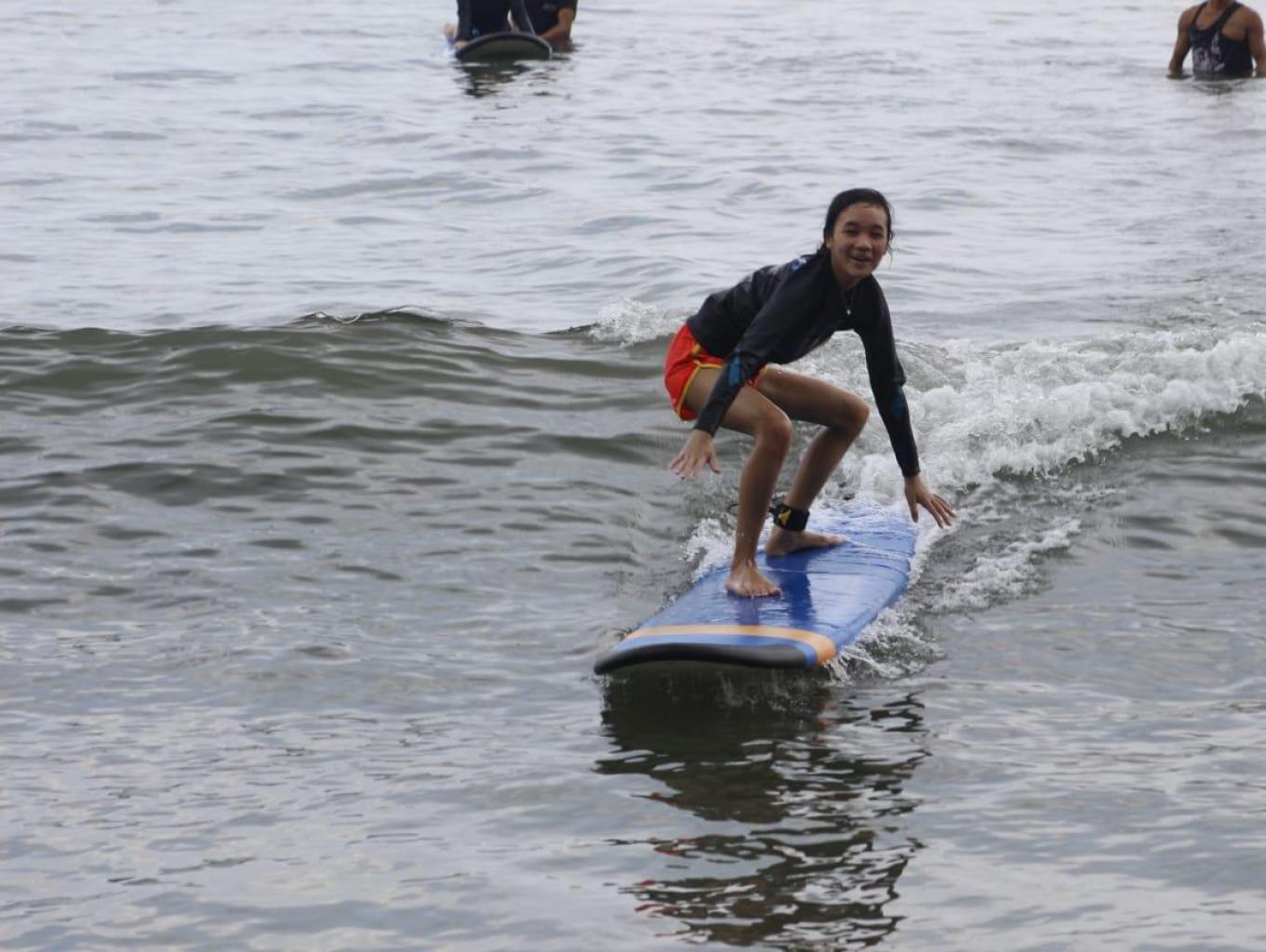 Sekolah Selancar/surf Lesson
