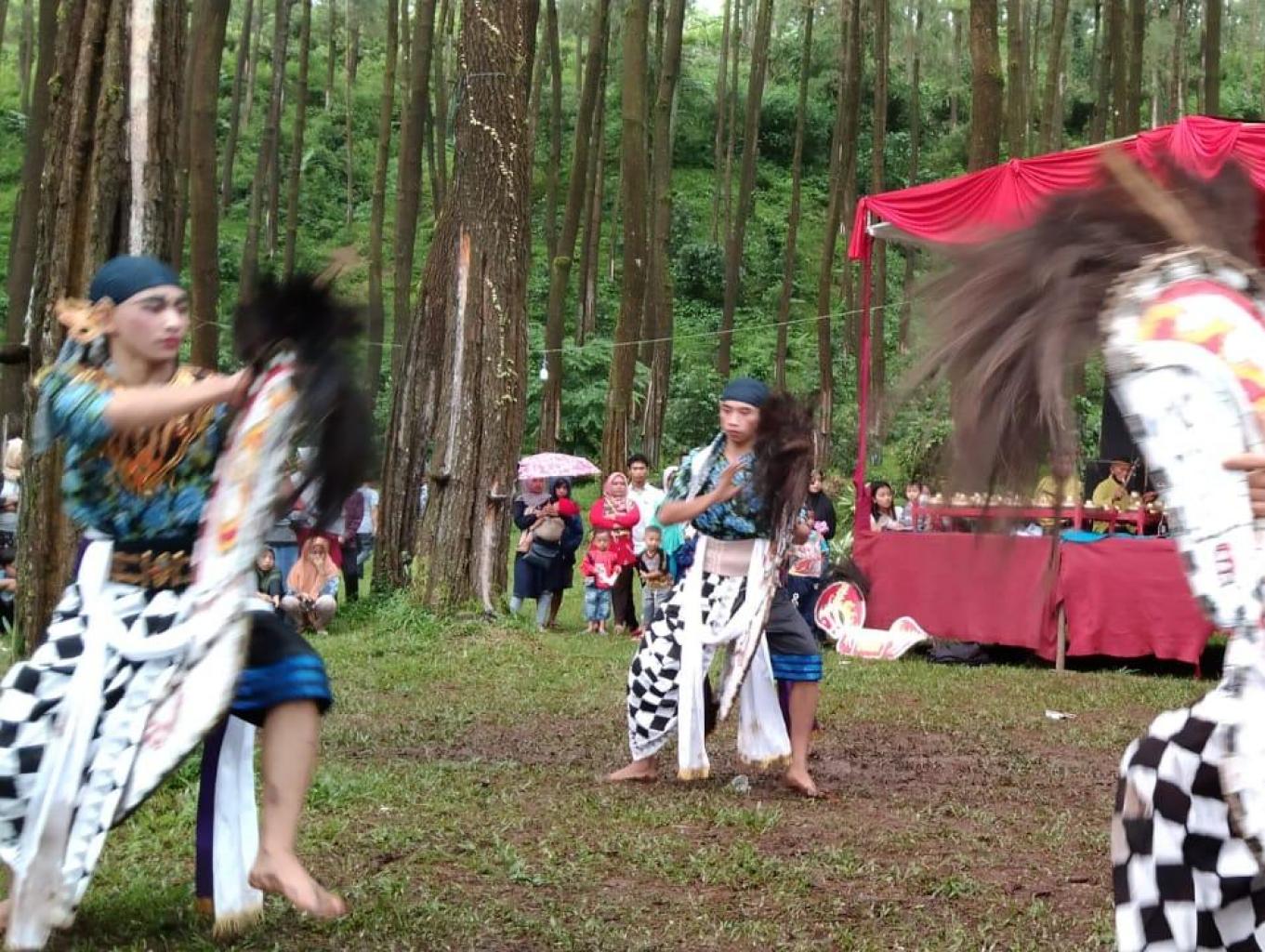 Kesenian Tradisional Kuda Lumping Sangga Budaya Banyumudal