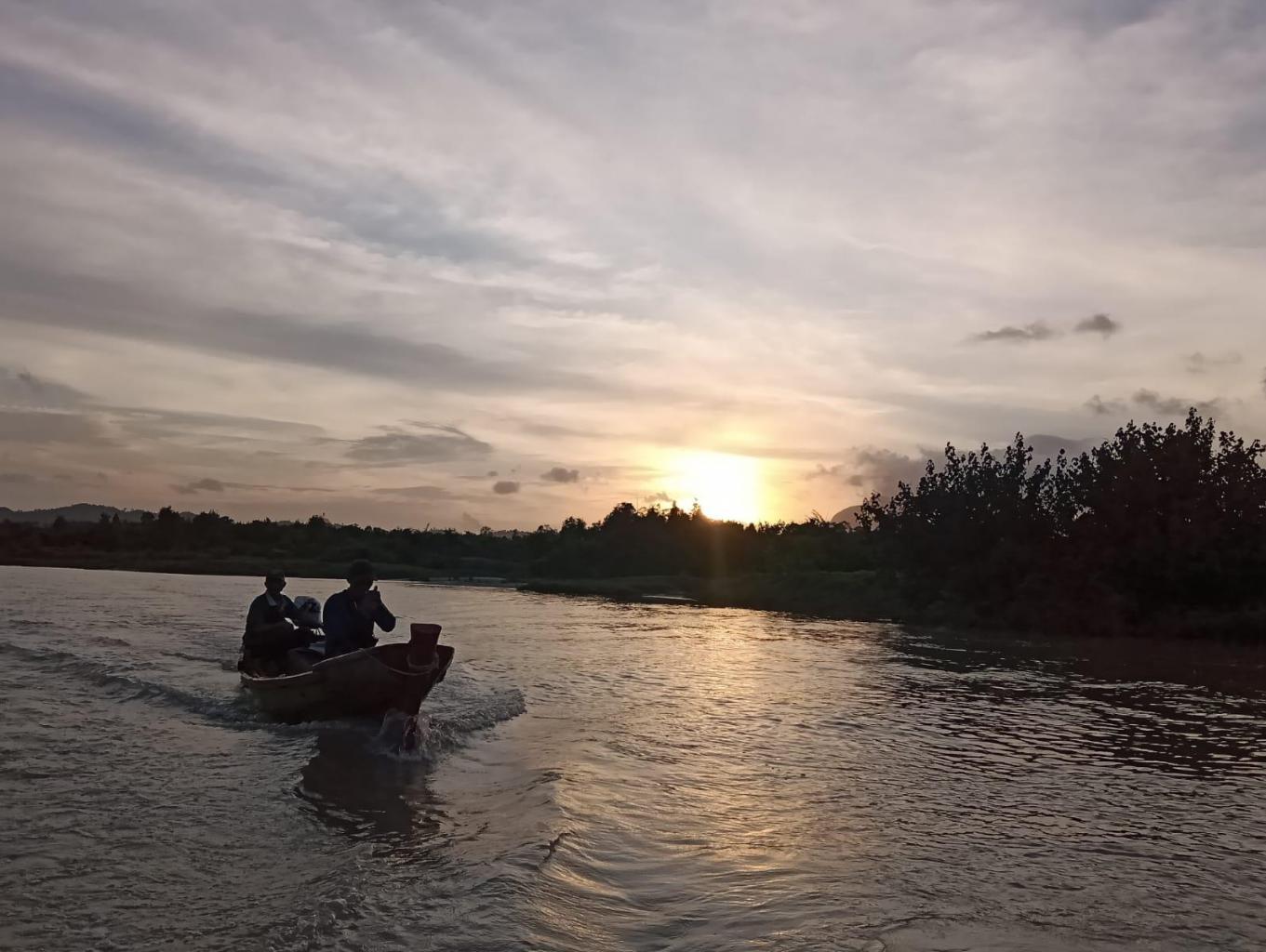 Mancing Udang Satang