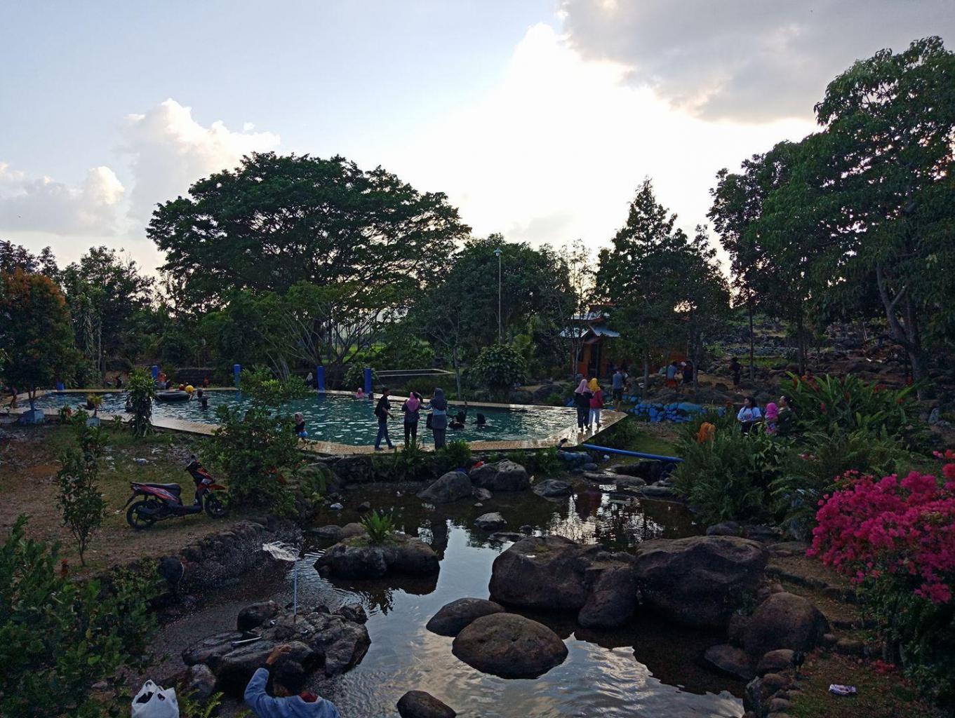 Permandian Kayuloe