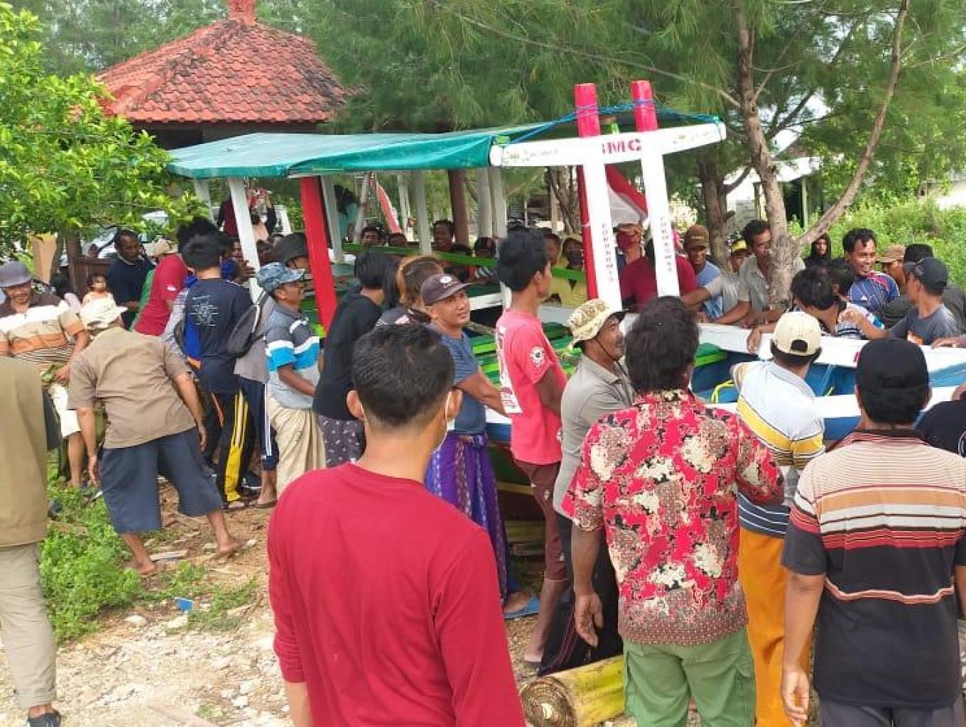 Prau Mudhun Ambengan (menurunkan Perahu Ke Pantai/laut)
