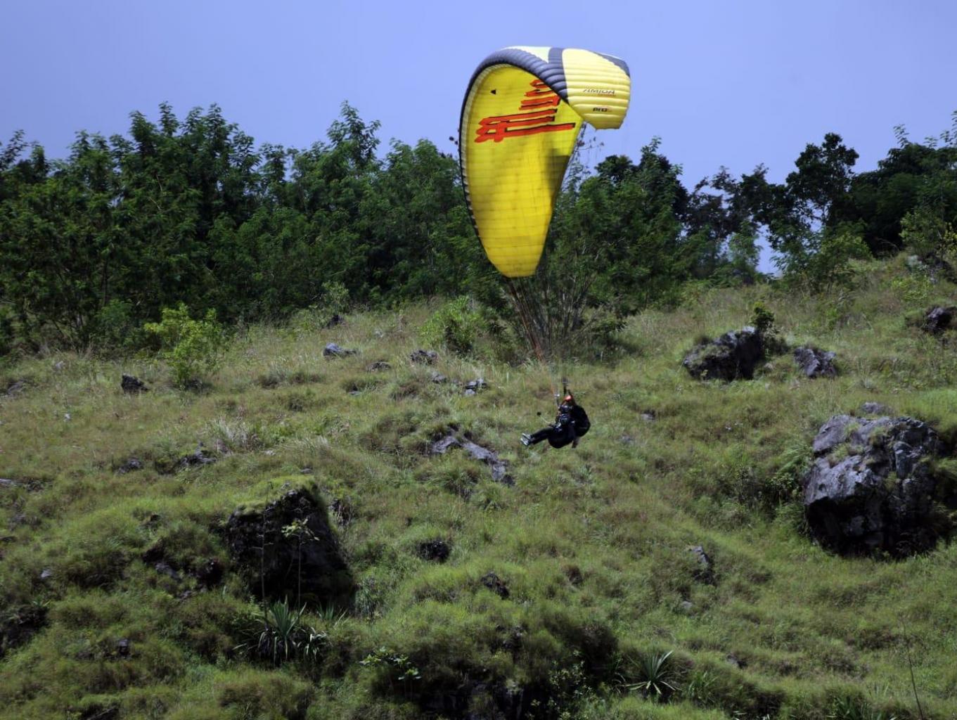 Tandem Paralayang
