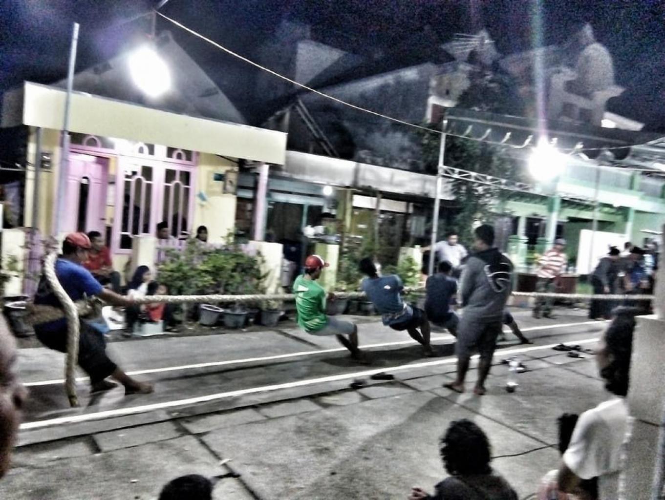 Lomba Tarik Tambang