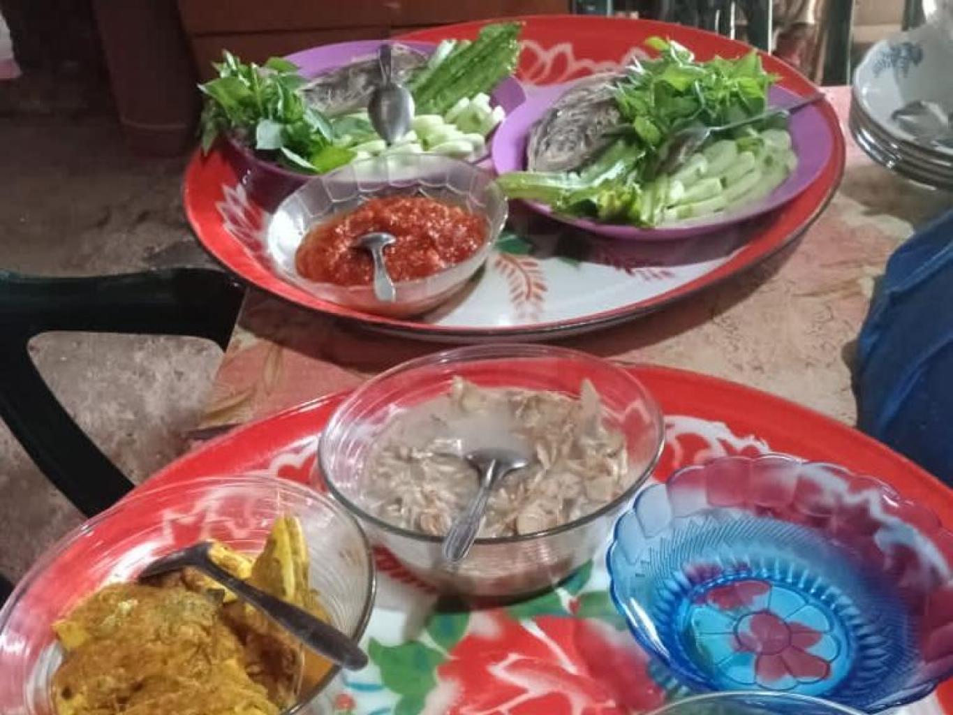 Makan Sedulang