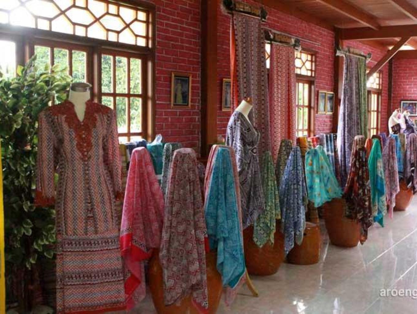 Kain Tradisional Minahasa