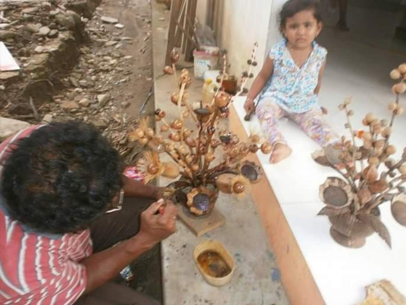 Sovenir dari Batok Kelapa