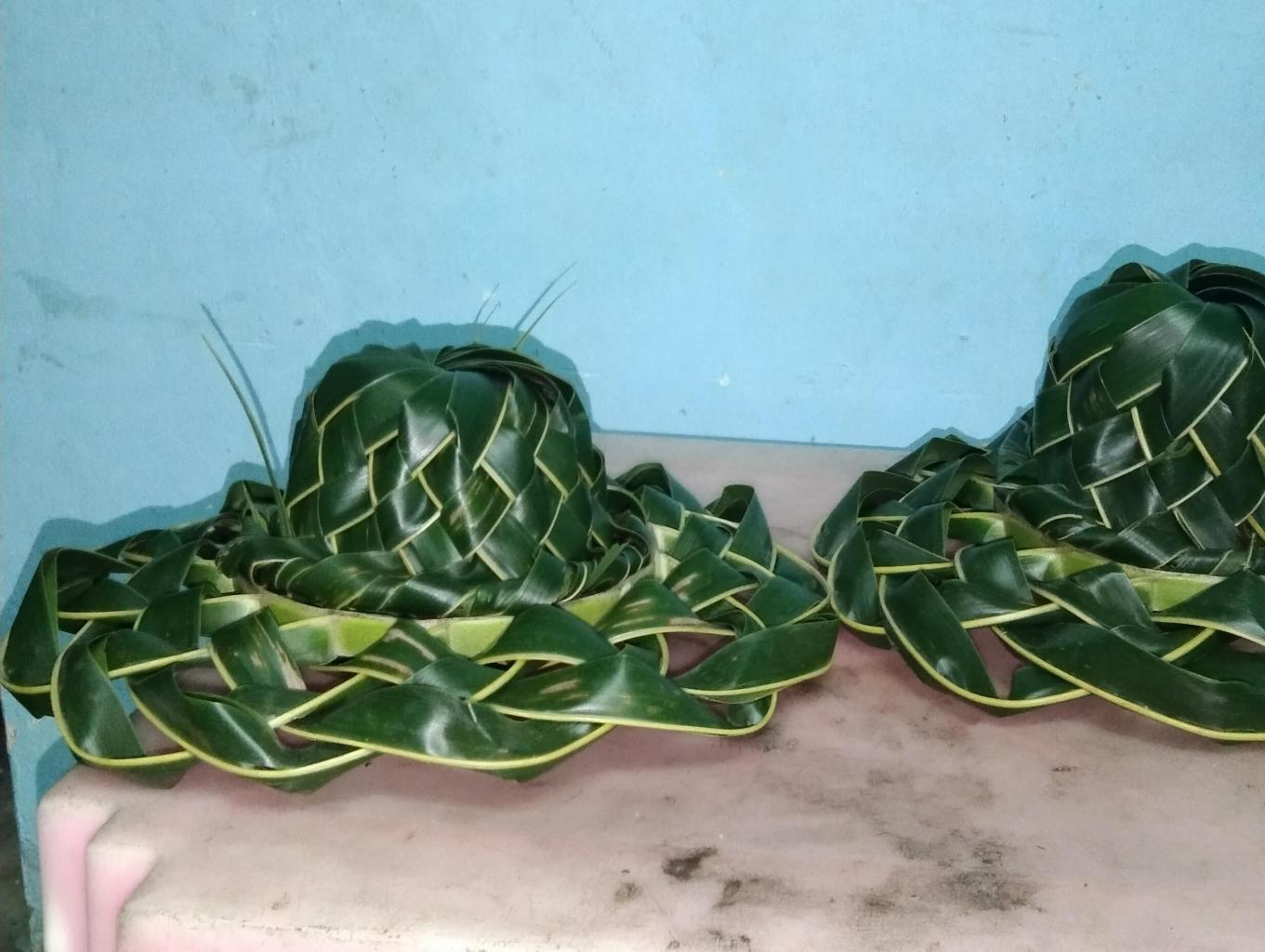 Topi Janur