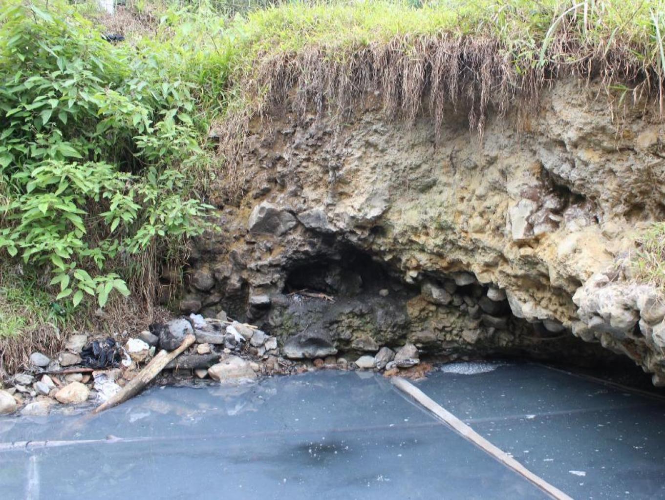 Sebau Hot Spring  Sapit