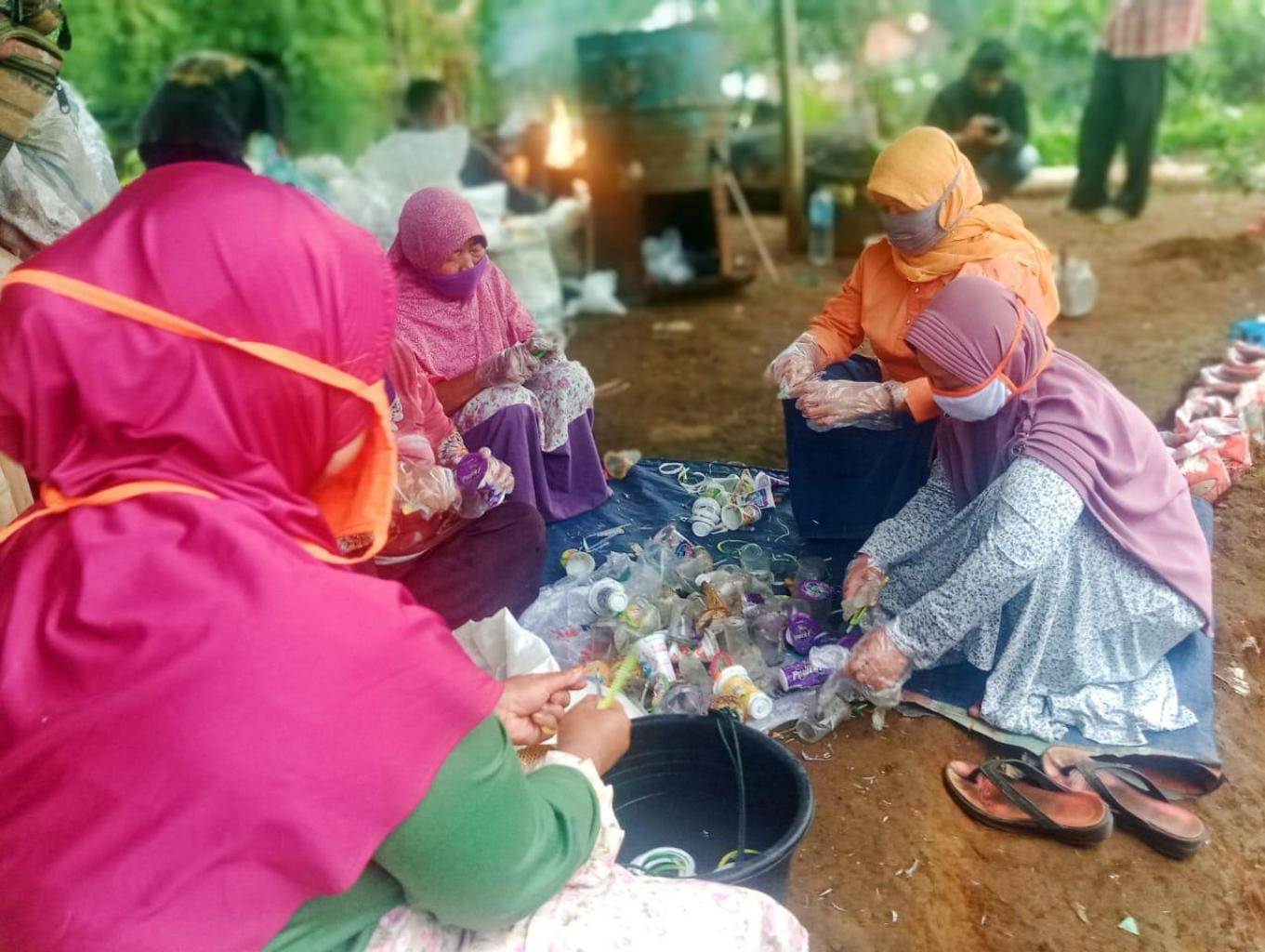 Membuat Kreasi Dari Limbah