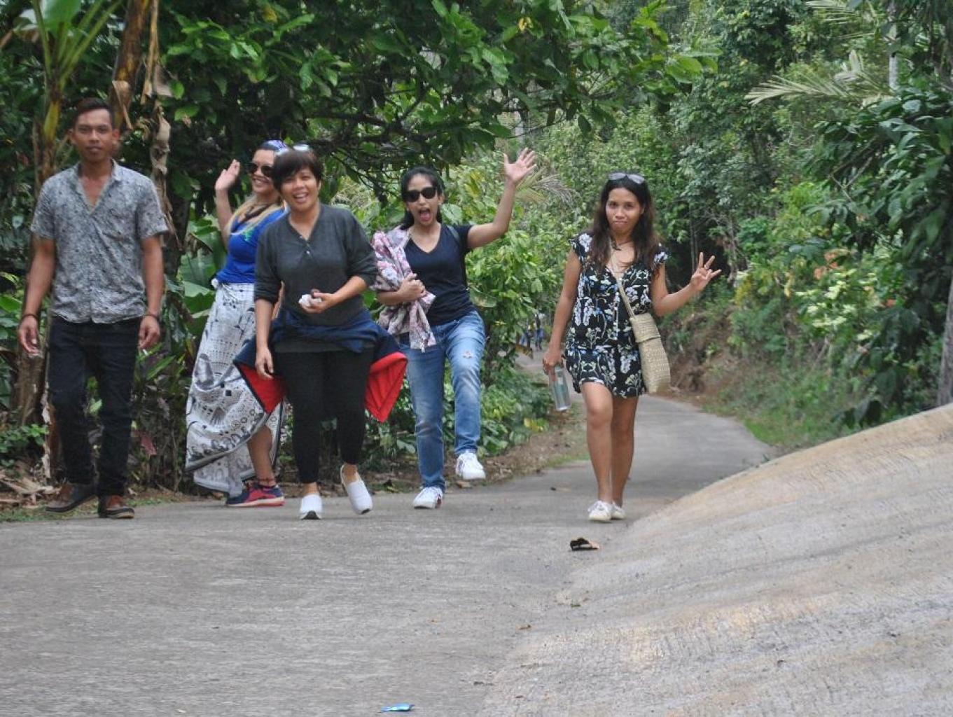 Jungle Tracking  Bongancina