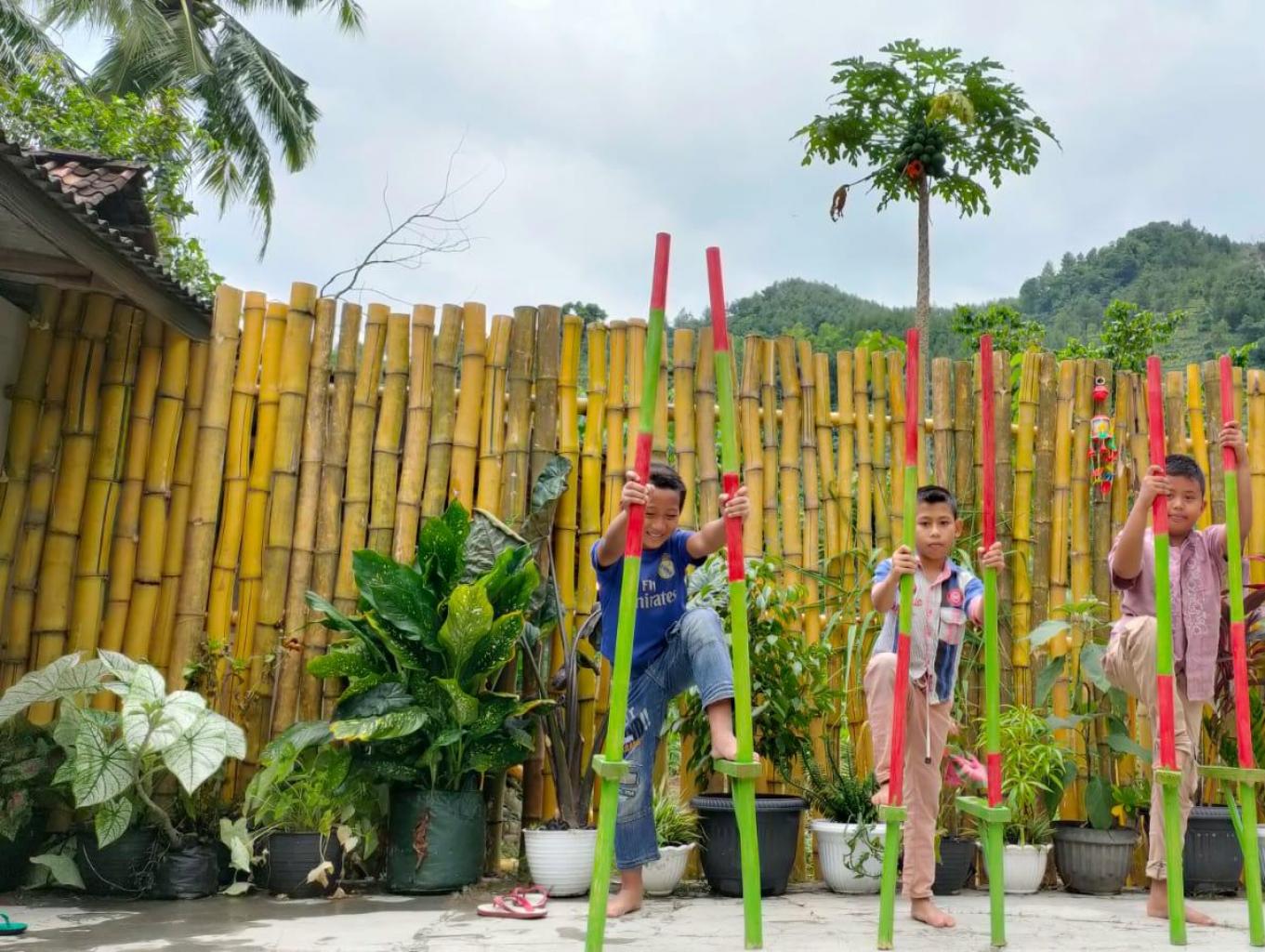 Atraksi Wisata Edukasi Kampoeng Dolanan