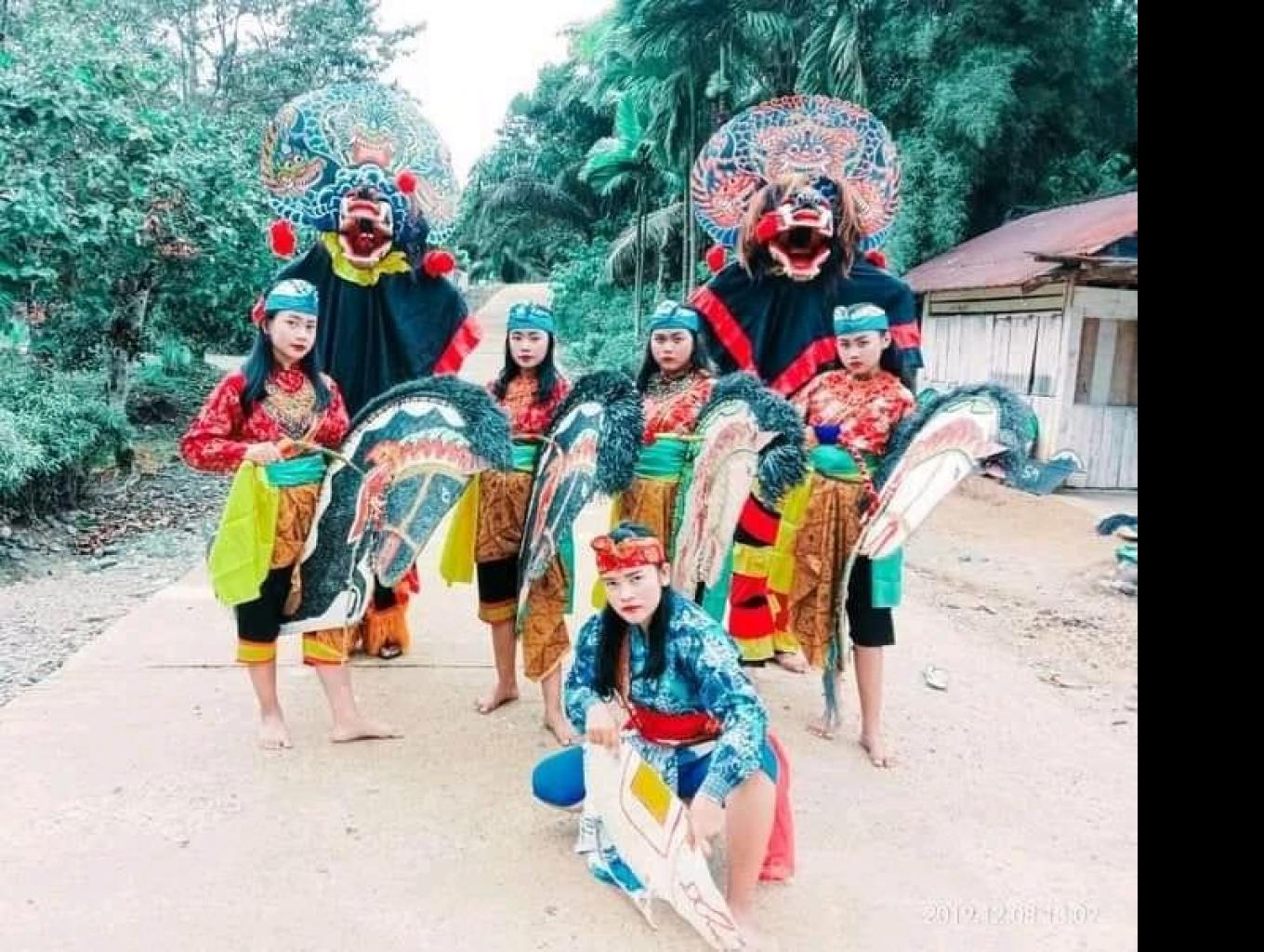 Seni Kuda Lumping Turonggo Satrio Mudo