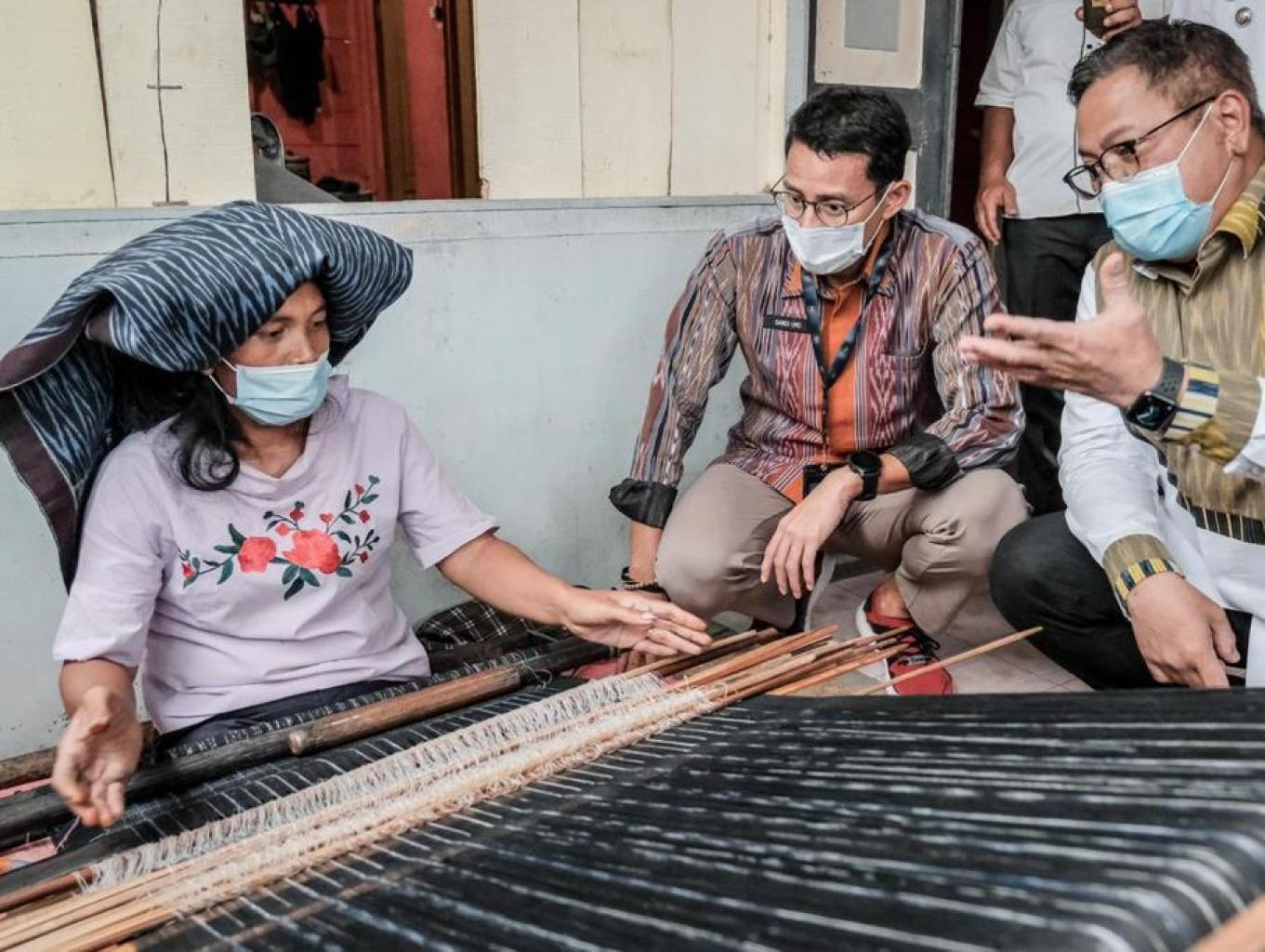 Kampung Ulos
