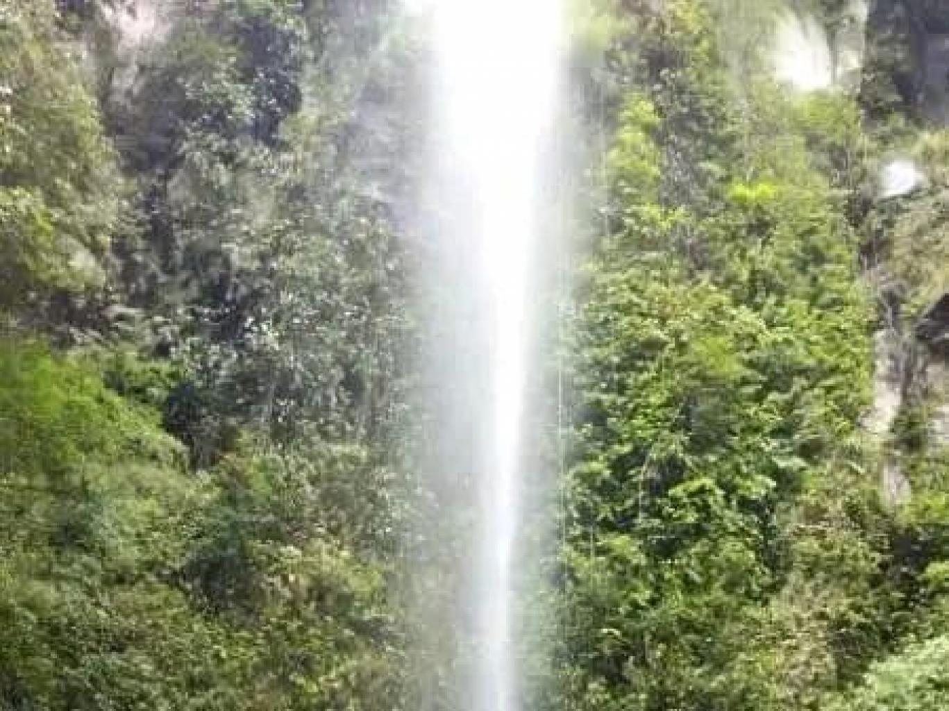 Air Terjun Mandi Angin  Sindang Agung