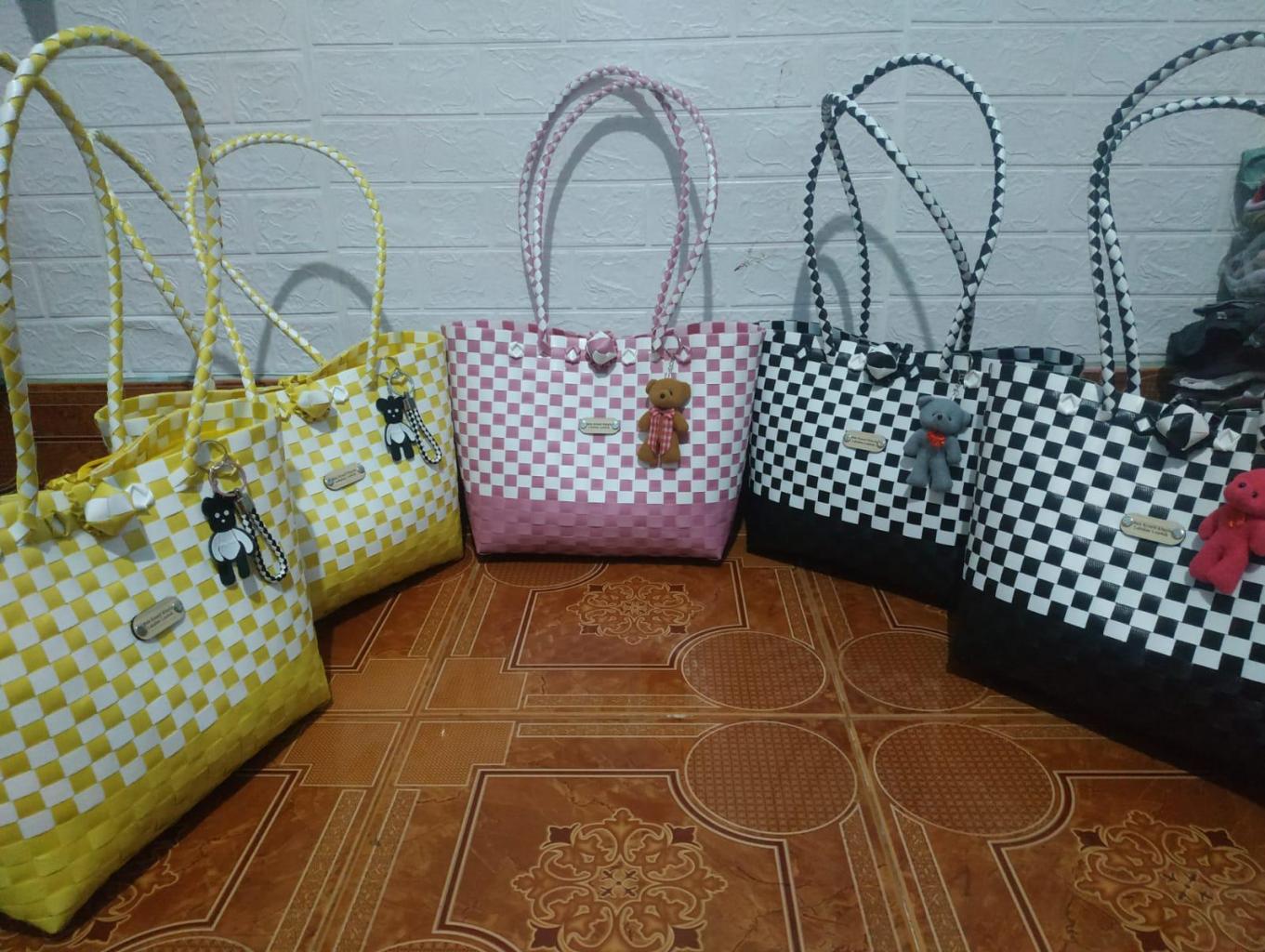 Kerajinan Tas Rajut