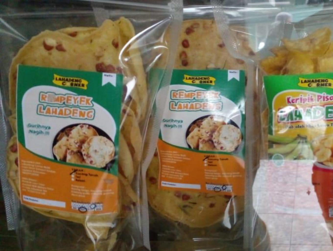 Keripik Pisang Lahadeng Dan Rempeyek Lahadeng