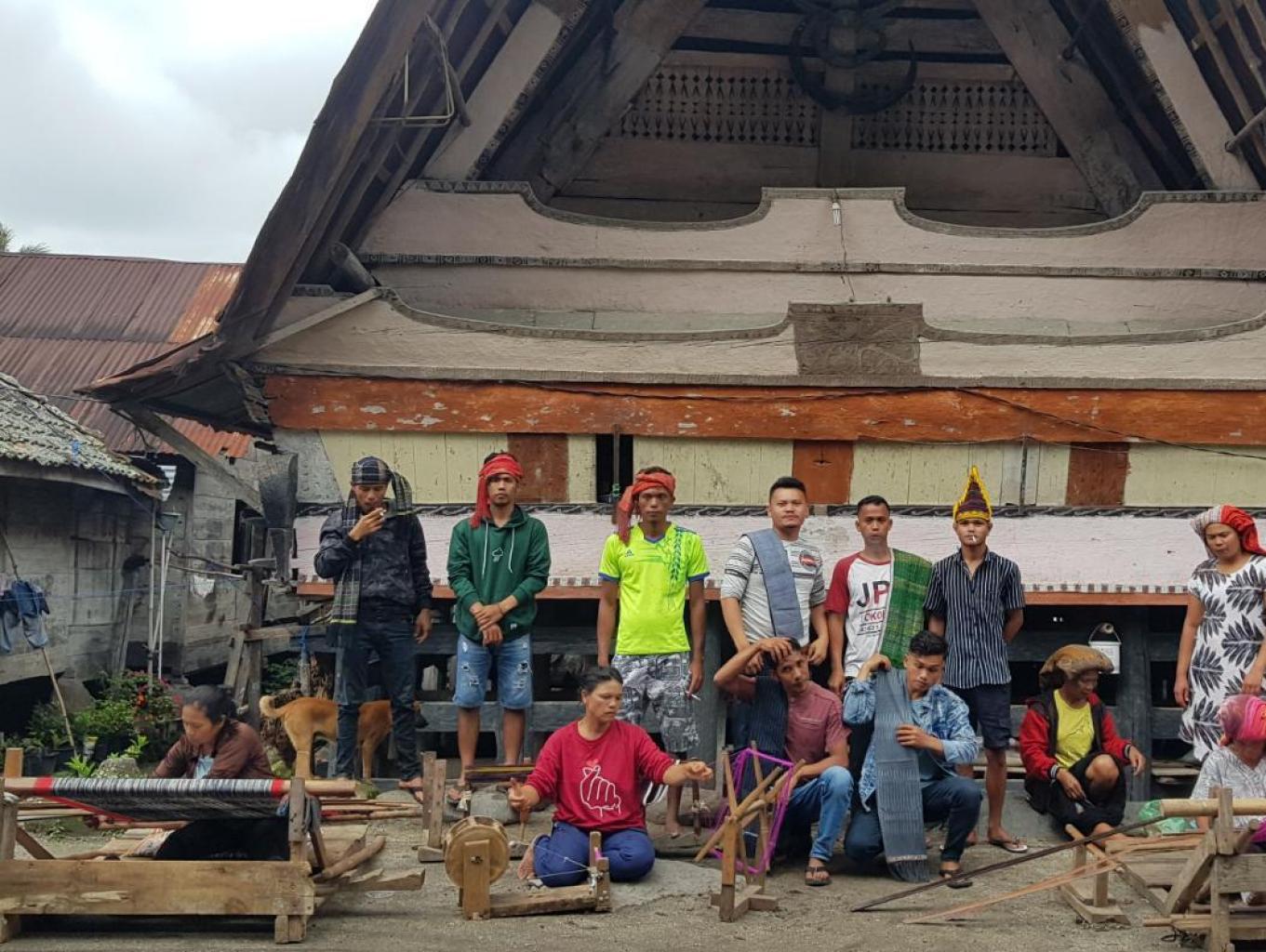 Belajar Di Kampung Ulos